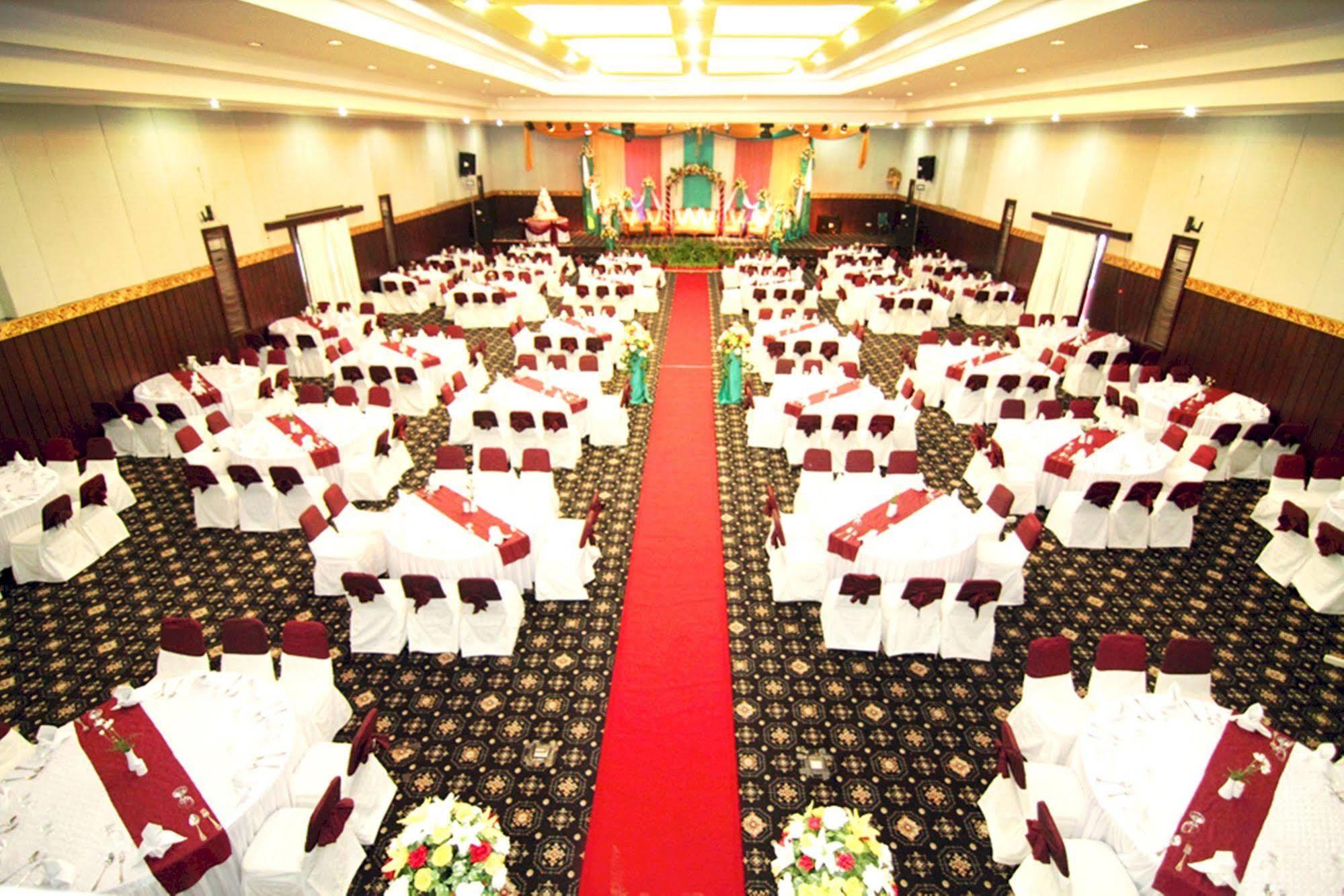 Nirmala Hotel & Convention Centre Denpasar  Bagian luar foto